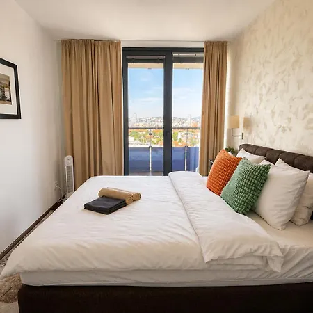 Free Parking I Book The View I Close To Centre Apartment Pressburg